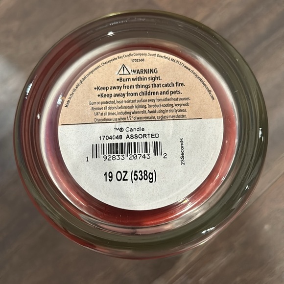 Chesapeake Bay CINNA-MAZING double wick, 19 ounce, Home Scents - Picture 3 of 4